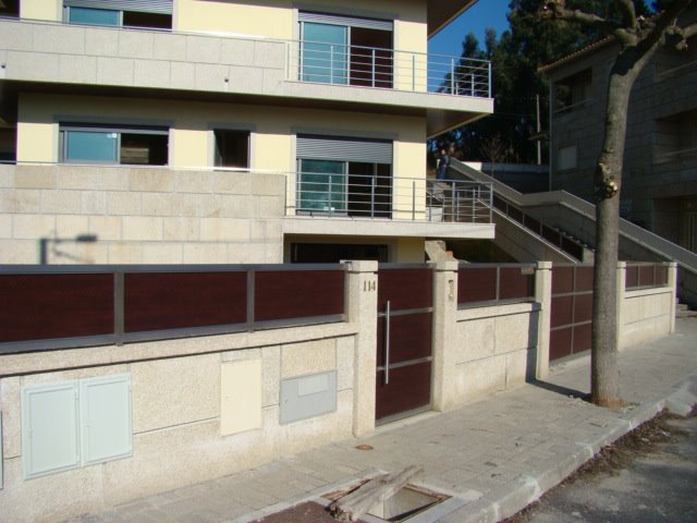ferdinox-industria-de-aços-inoxidaveis--conjunto-grade-vedação-portões